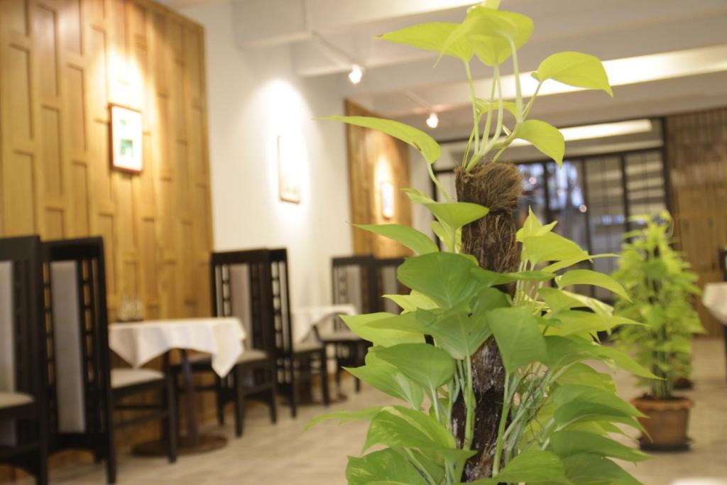 Baan Dinso Hostel@Ratchadamnoen Bangkok Ngoại thất bức ảnh